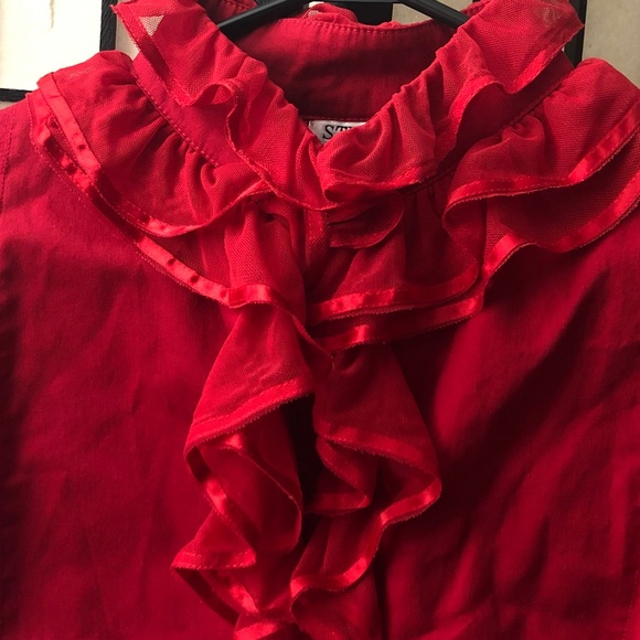 Red knit top with elegant collar - Picture 2 of 4